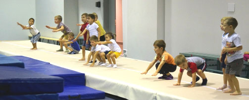 Дворец водных видов спорта - Тренировки детей в спортзале